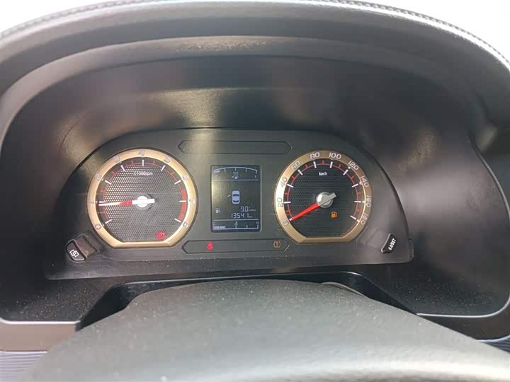 Фото 12 - Dongfeng Forthing Lingzhi M5