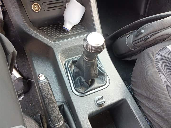 Фото 14 - Dongfeng Forthing Lingzhi M5