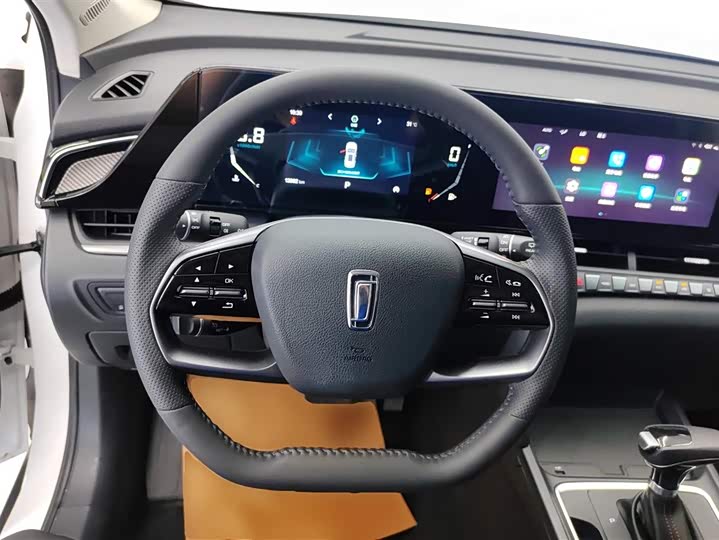 Фото 12 - Bestune T55