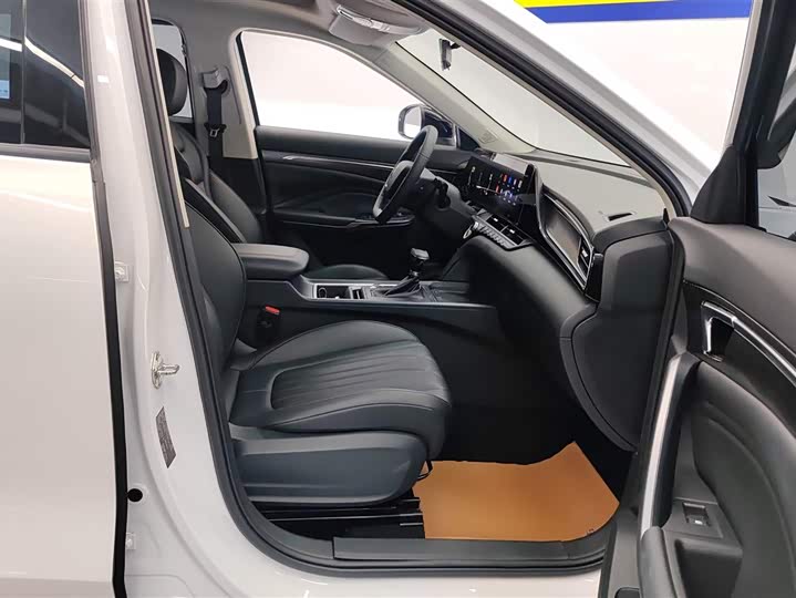 Фото 7 - Bestune T55