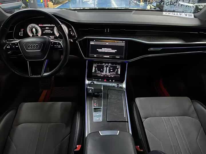 Фото 4 - Audi A6L