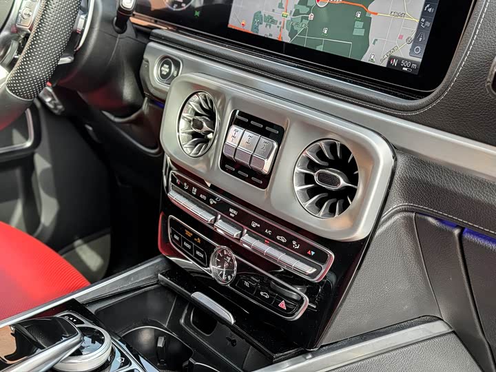 Фото 11 - Mercedes-Benz G-Class AMG