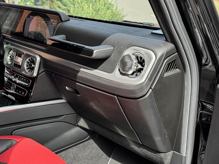 Фото 12 - Mercedes-Benz G-Class AMG