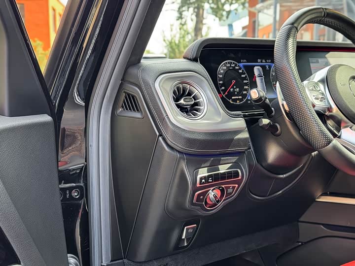 Фото 6 - Mercedes-Benz G-Class AMG