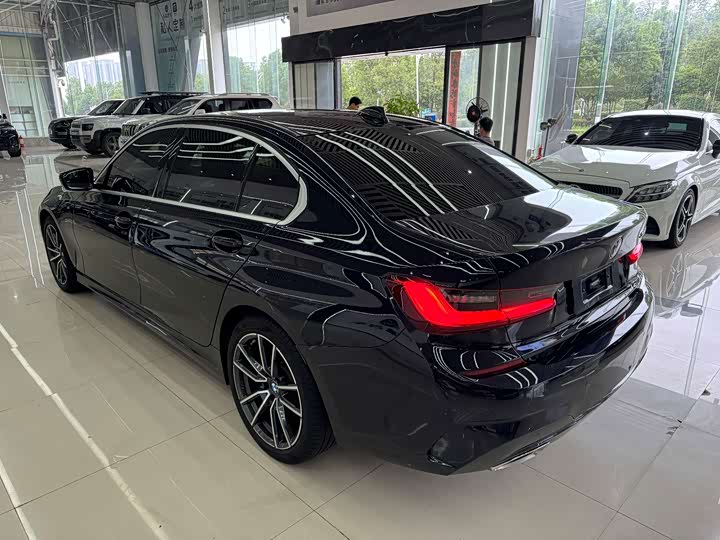 Фото 9 - BMW 3 Series