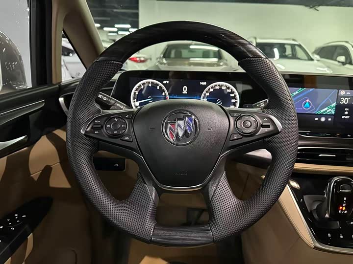 Фото 10 - Buick GL8 ES