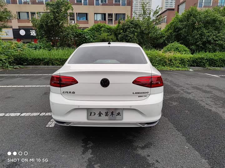 Фото 11 - Volkswagen Lamando L