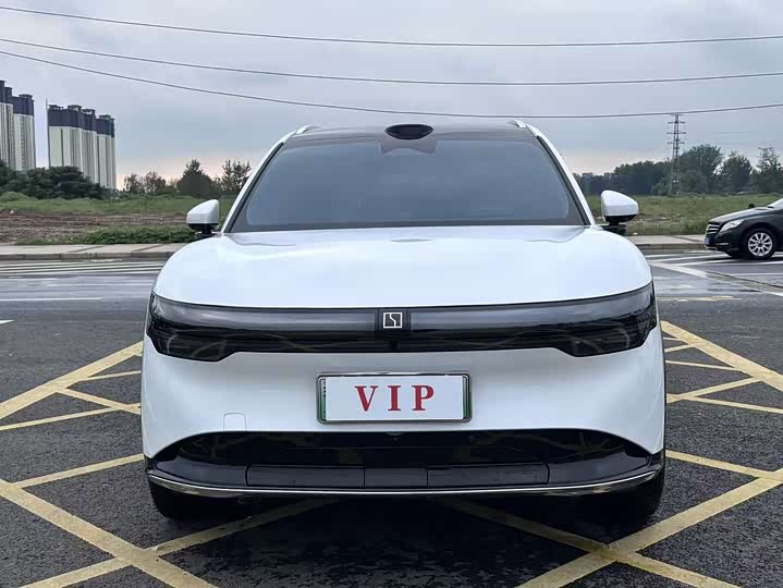 Фото 2 - Zeekr 7X