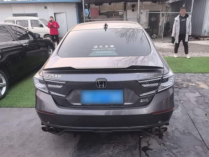 Фото 12 - Honda Accord