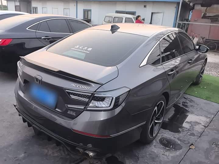 Фото 14 - Honda Accord