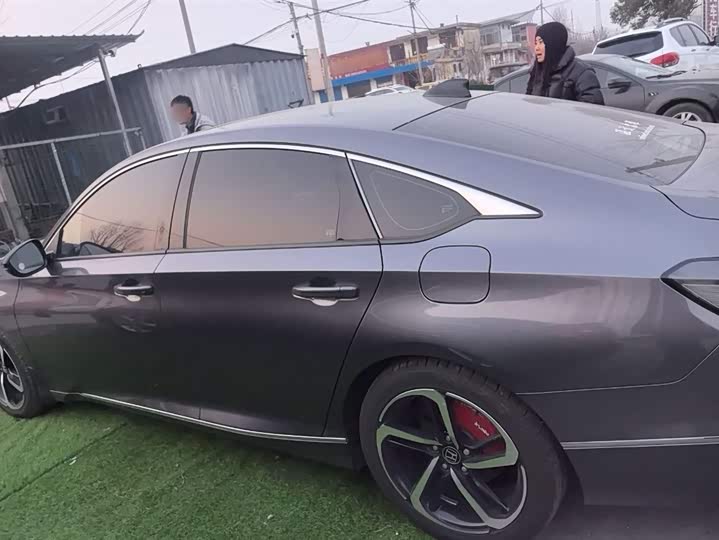 Фото 15 - Honda Accord