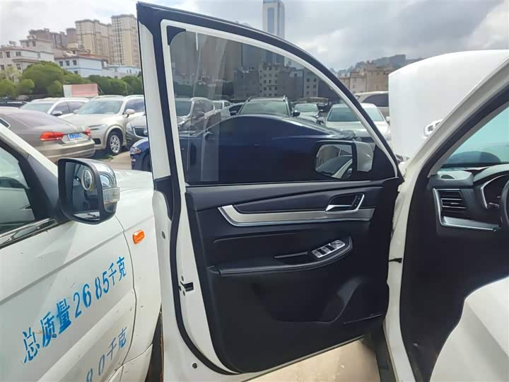 Фото 13 - Roewe RX8