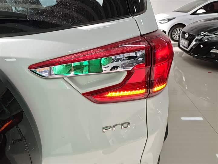 Фото 8 - BYD Yuan Pro