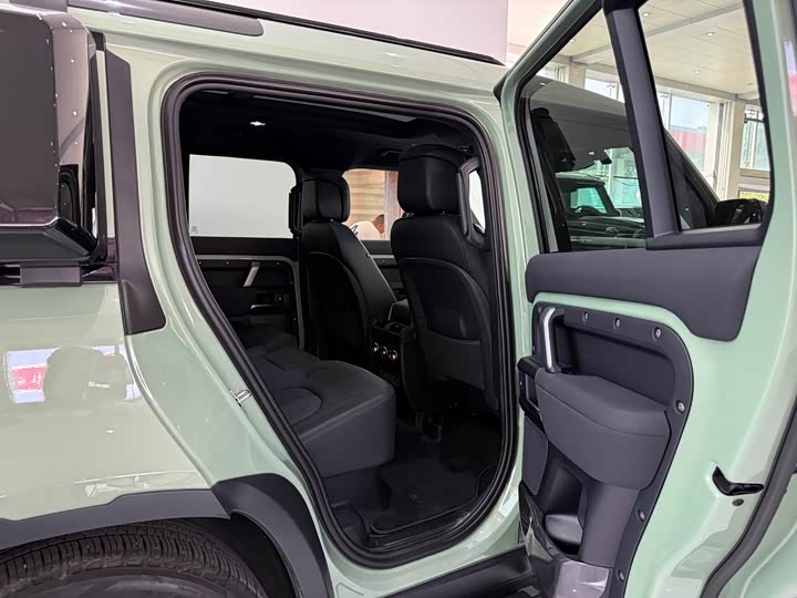 Фото 11 - Land Rover Defender