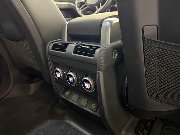 Фото 12 - Land Rover Defender