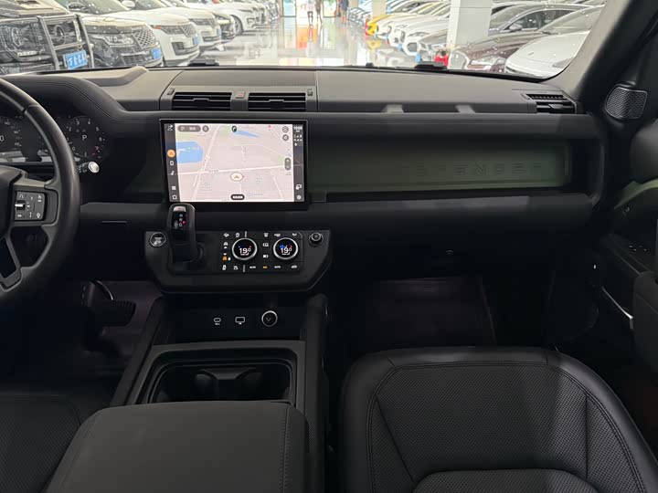 Фото 16 - Land Rover Defender