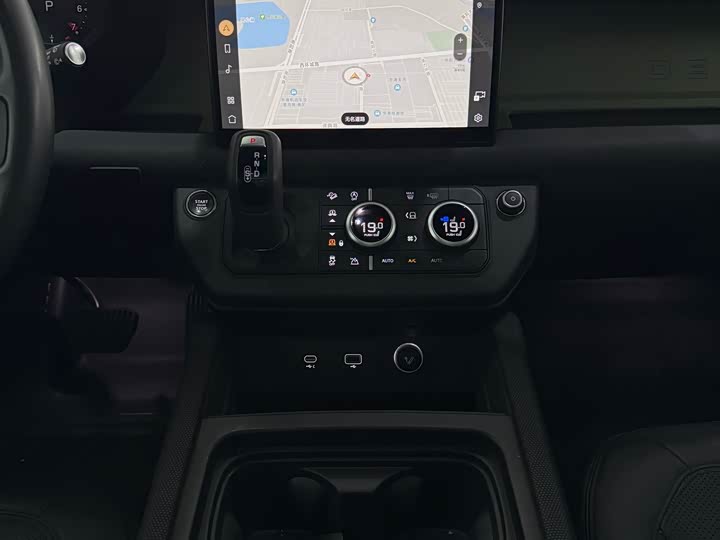 Фото 17 - Land Rover Defender