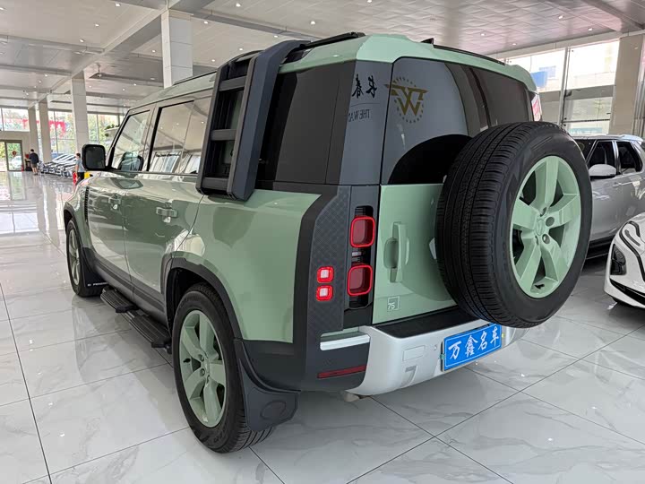 Фото 20 - Land Rover Defender