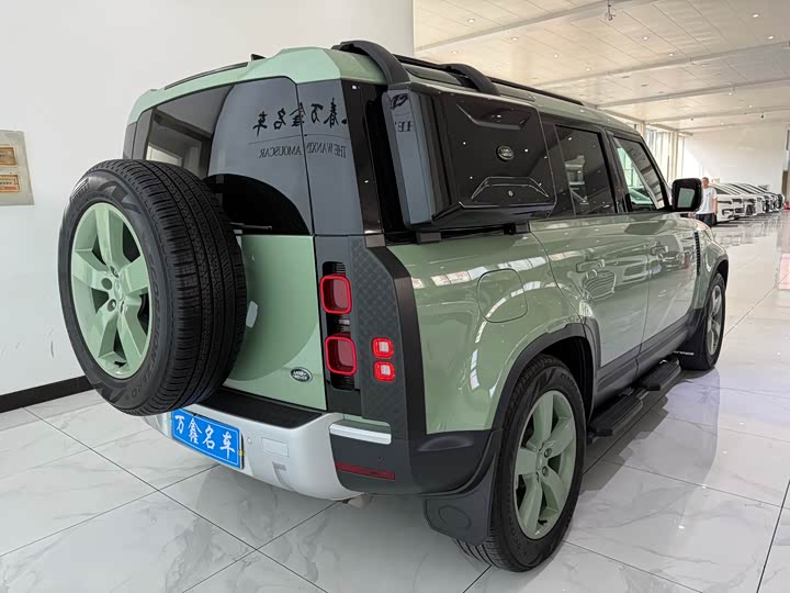 Фото 22 - Land Rover Defender