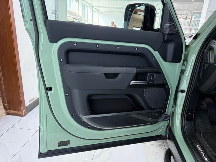 Фото 5 - Land Rover Defender