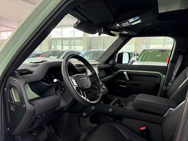 Фото 7 - Land Rover Defender