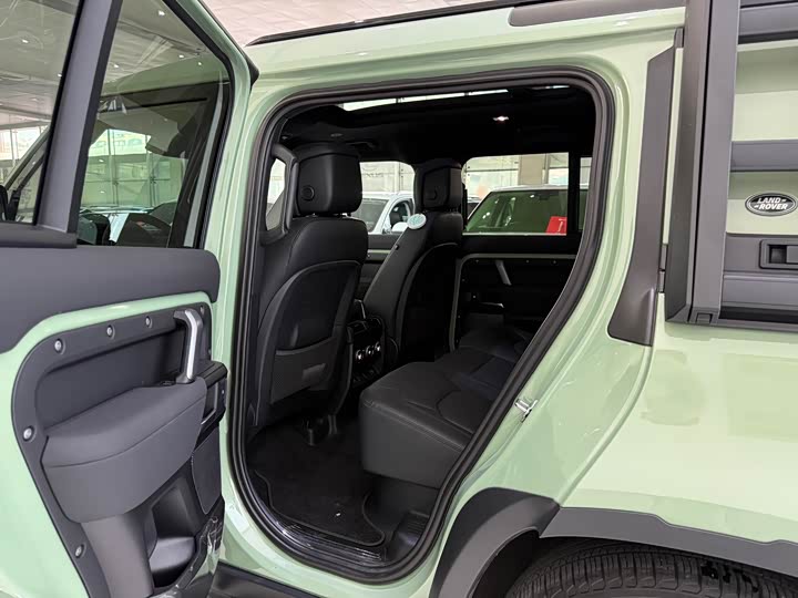 Фото 9 - Land Rover Defender