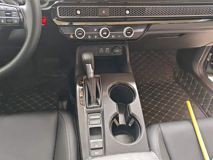 Фото 14 - Honda Civic