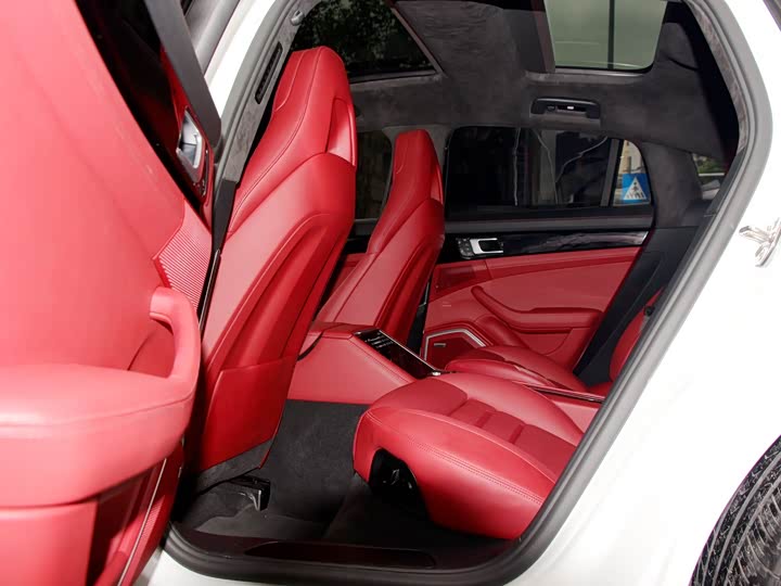 Фото 16 - Porsche Panamera