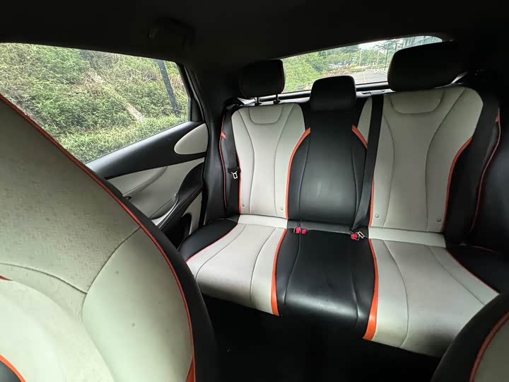 Фото 13 - BYD Dolphin