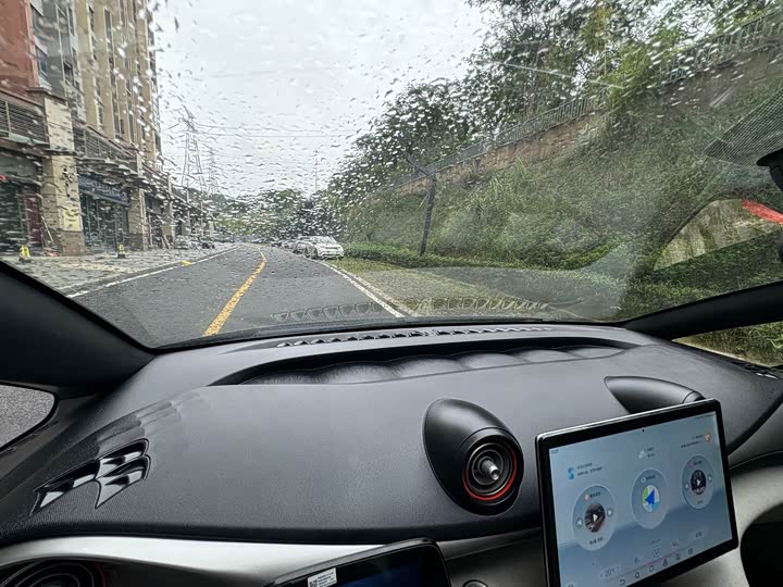 Фото 18 - BYD Dolphin