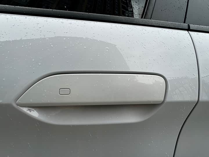 Фото 23 - BYD Dolphin