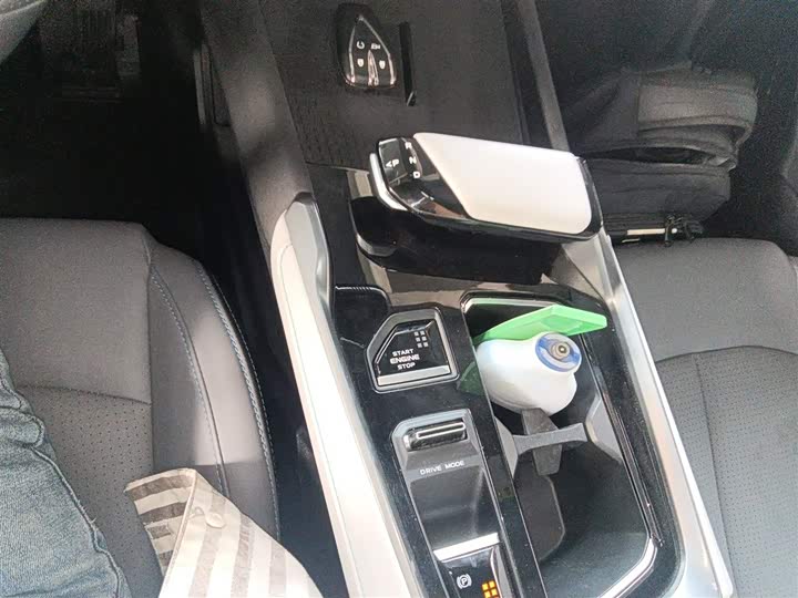 Фото 14 - Changan UNI-T