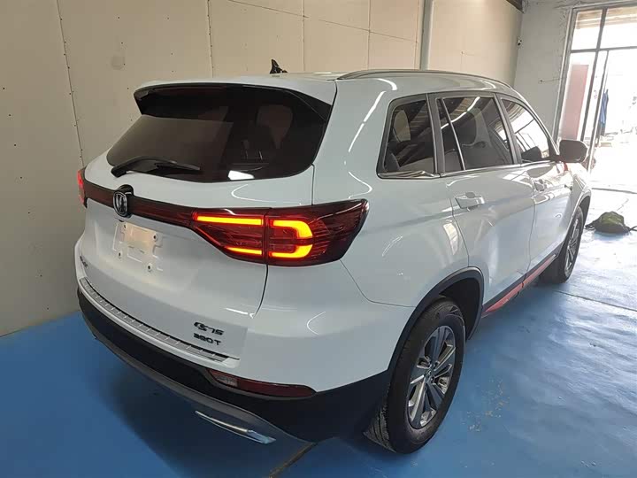Фото 7 - Changan CS75