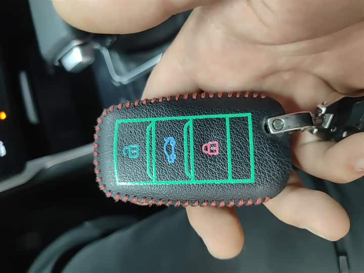 Фото 9 - Changan CS75