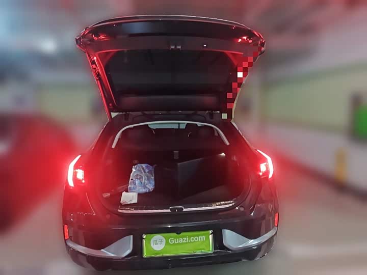 Фото 10 - Zeekr 001