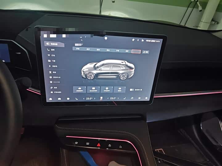 Фото 6 - Zeekr 001