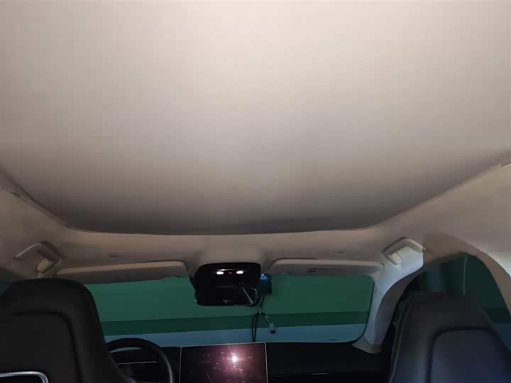 Фото 9 - Zeekr 001