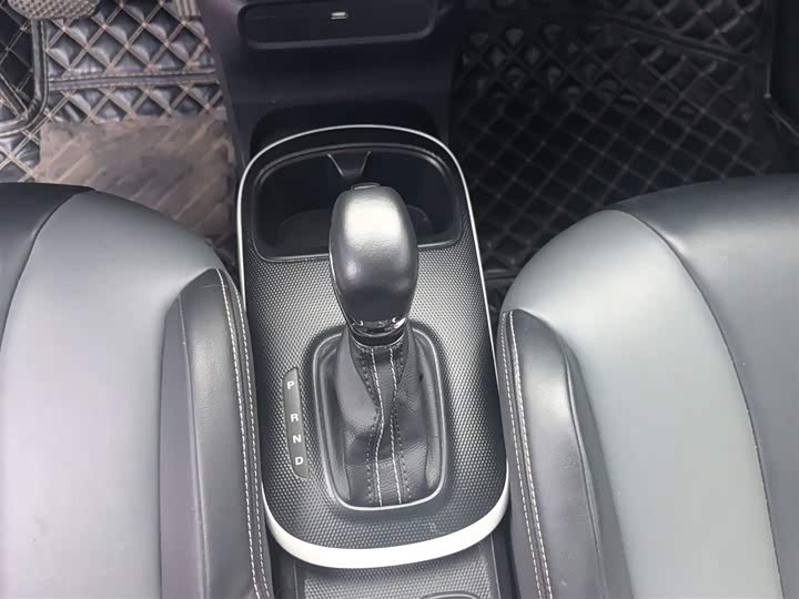 Фото 14 - Roewe Clever