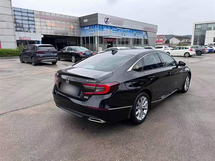 Фото 12 - Honda Accord