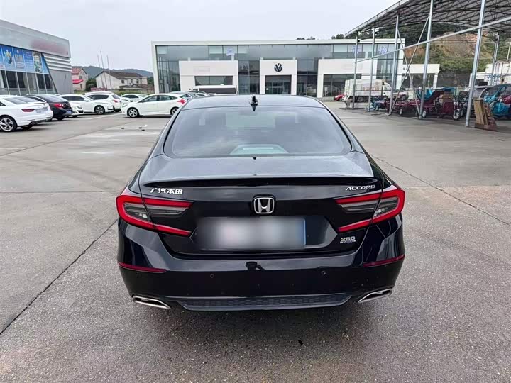 Фото 14 - Honda Accord