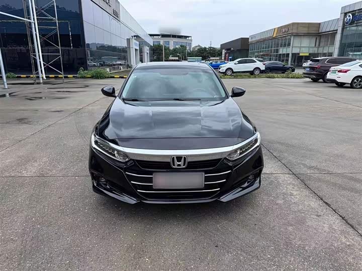 Фото 9 - Honda Accord