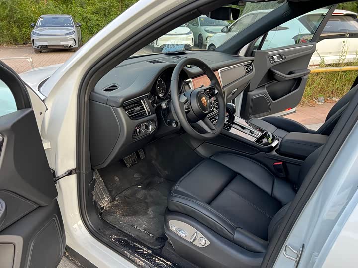 Фото 10 - Porsche Macan