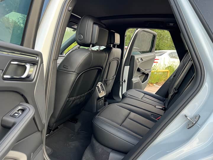 Фото 12 - Porsche Macan