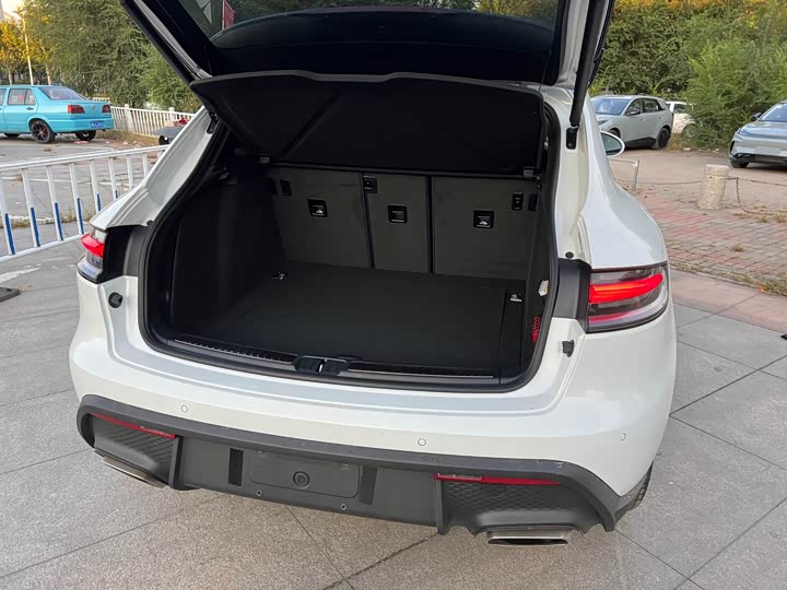 Фото 13 - Porsche Macan