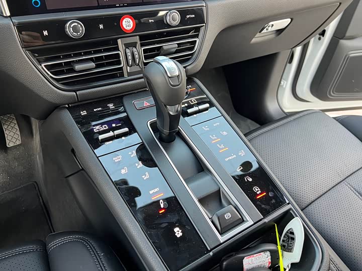 Фото 8 - Porsche Macan