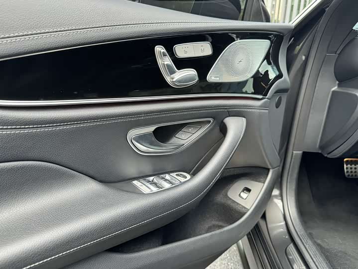 Фото 15 - Mercedes-Benz AMG GT