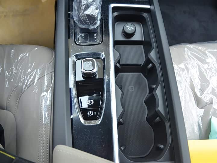 Фото 11 - Volvo XC60