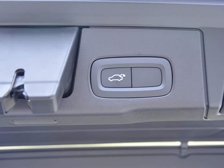 Фото 14 - Volvo XC60