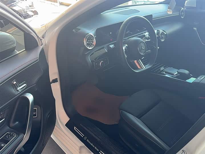 Фото 14 - Mercedes-Benz A-Class