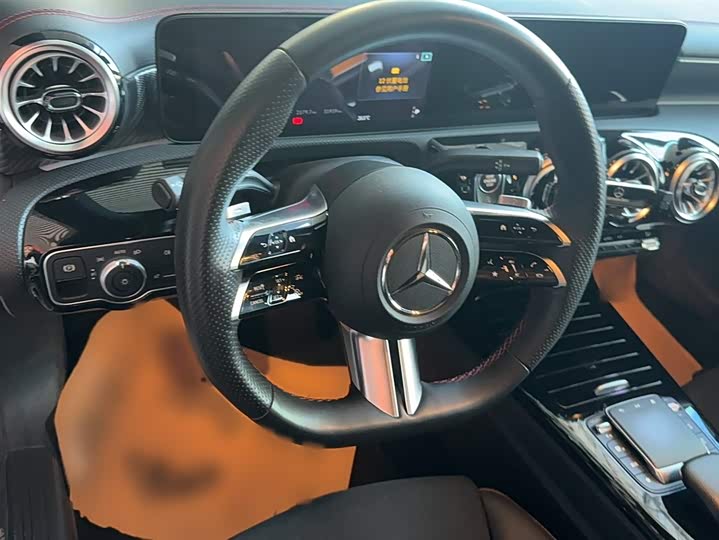 Фото 4 - Mercedes-Benz A-Class